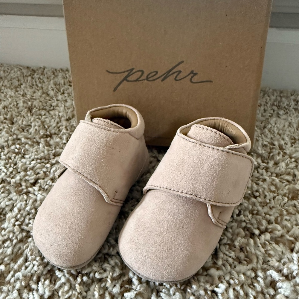 Pehr Baby Walker Shoes in Cream
